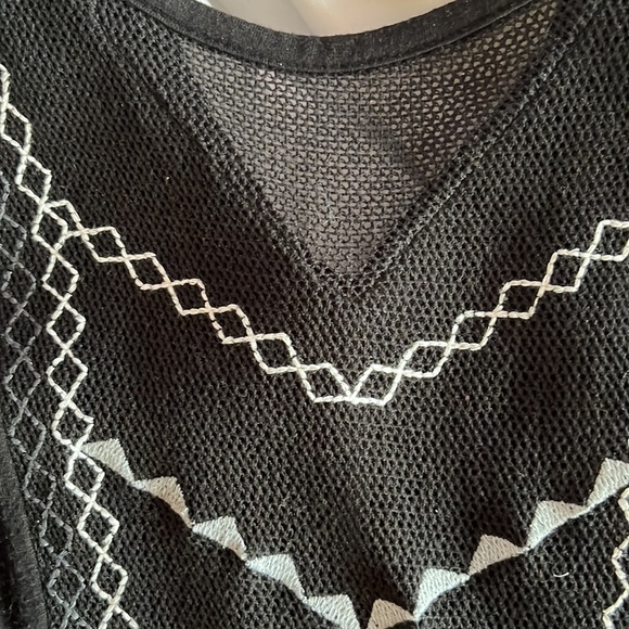 Maurices Black 3/4 Sleeve Top, Medium - Picture 4 of 6